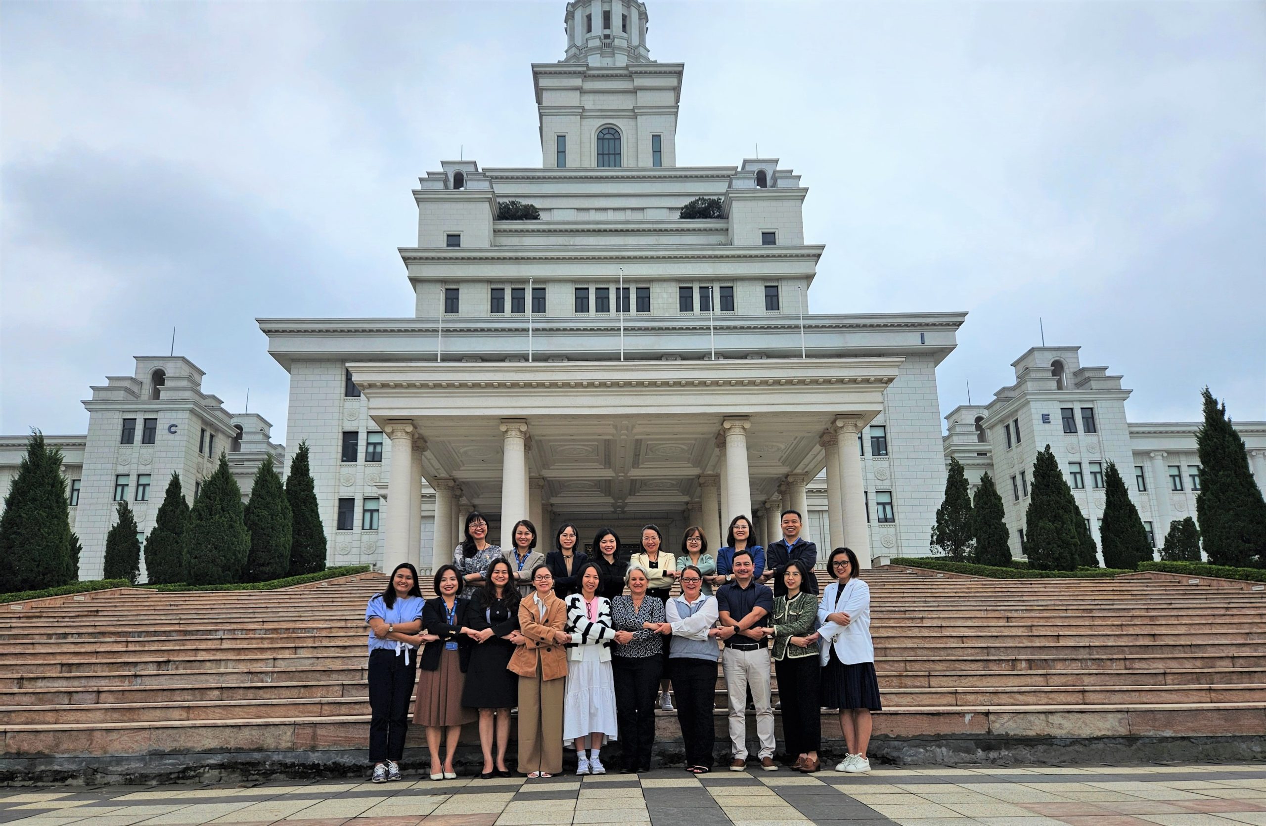 VinUni and Queensland enhance collaborative partnership in nursing research